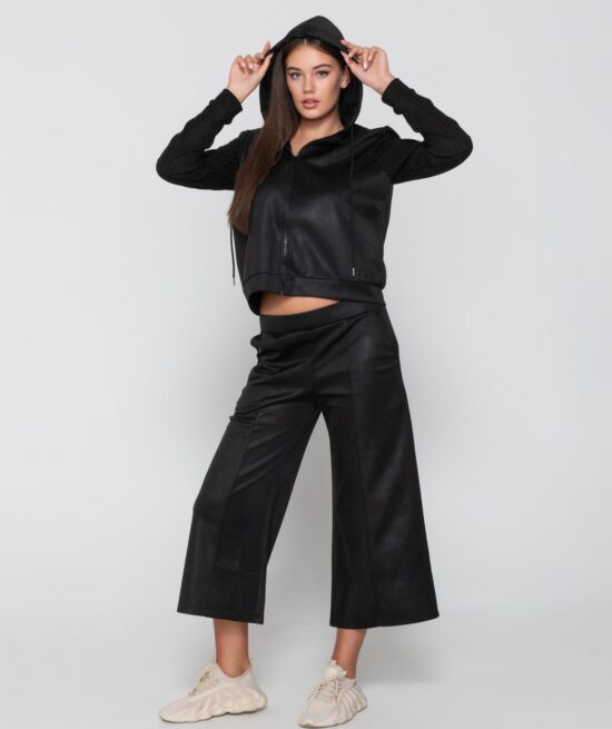 Focused 8071 zip hoodie & 8075 capri wide leg pants black close cut