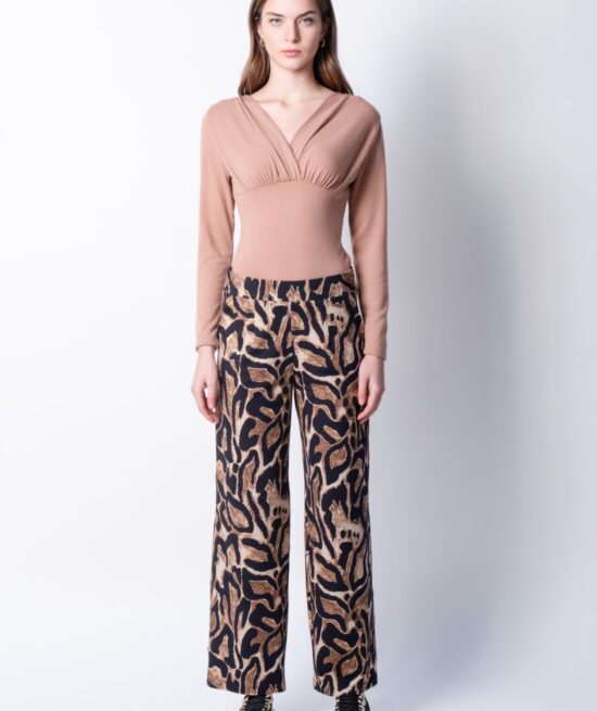 Tempted 8092 body with long sleeves & 8099 wide leg pants unique front